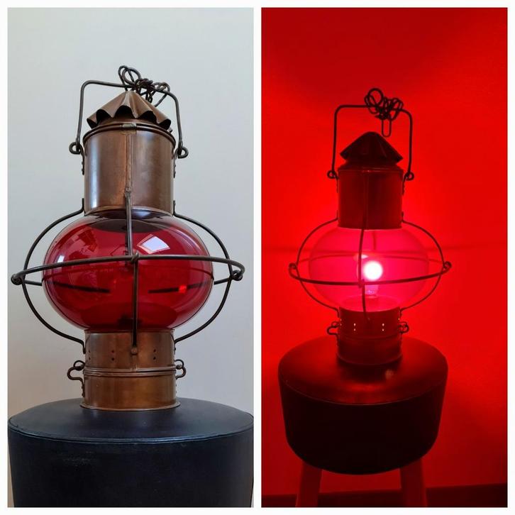 Scheepslamp navigatie lamp tafellamp rood glas  + messing, Verzamelen, Scheepvaart, Gebruikt, Gebruiksvoorwerp, Motorboot of Zeilboot