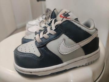 Nike schoentjes maat 22 - 2 paar voor 10,- beschikbaar voor biedingen