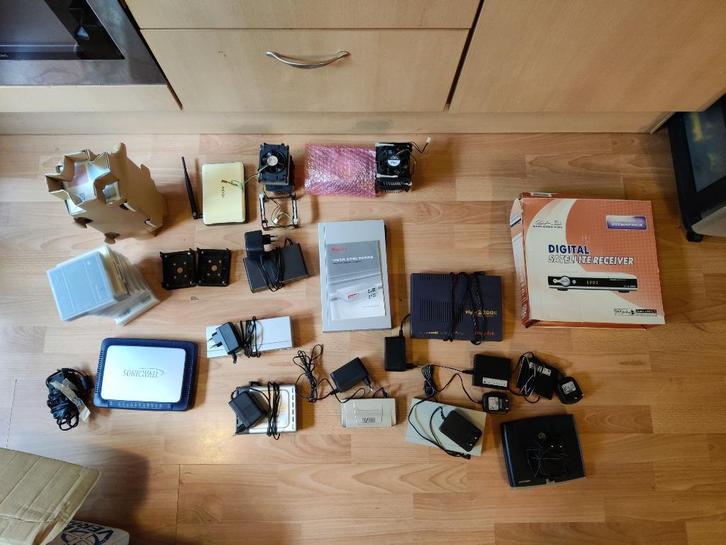 (Doos D1)Div hardware 31-8, Computers en Software, Overige Computers en Software, Gebruikt, Ophalen of Verzenden