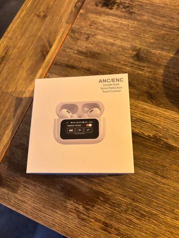 Oortjes met schermpje beschikbaar voor biedingen