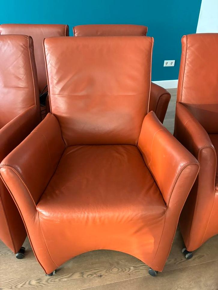 Jess leren fauteuils – 5 stuks – cognackleur – op wieltjes, Huis en Inrichting, Stoelen, Gebruikt, Twee, Leer, Ophalen