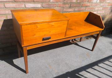 Teak vintage jaren 60 hal dressoir kastje  beschikbaar voor biedingen