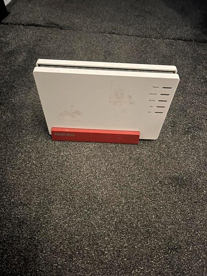 Fritzbox 7581, Computers en Software, Routers en Modems, Zo goed als nieuw, Ophalen