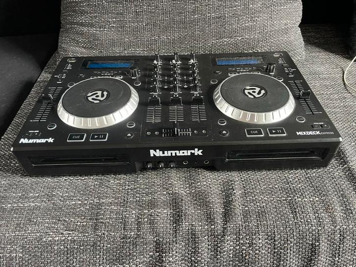 Numark Mixdeck Express DJ Set - Complete DJ Oplossing, Muziek en Instrumenten, Dj-sets en Draaitafels, Gebruikt, Dj-set, Numark