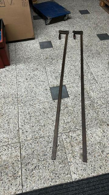 2x lijmklem 210cm lang! beschikbaar voor biedingen