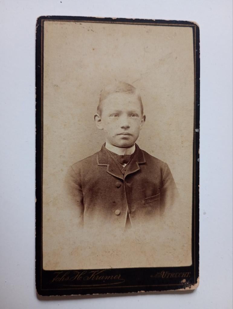 CDV Utrecht Kind Jongen, Gebruikt, Foto, Ophalen of Verzenden, Voor 1940