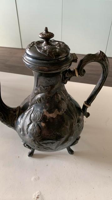 Theepot Armand Frenais beschikbaar voor biedingen