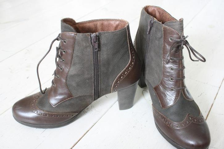 Bruine enkellaarsjes van Pitillos maat 40, Kleding | Dames, Schoenen, Zo goed als nieuw, Lage of Enkellaarzen, Bruin, Ophalen of Verzenden