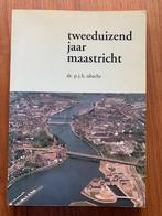Boek tweeduizend jaar Maastricht, Ophalen of Verzenden, Zie beschrijving, 20e eeuw of later, Gelezen
