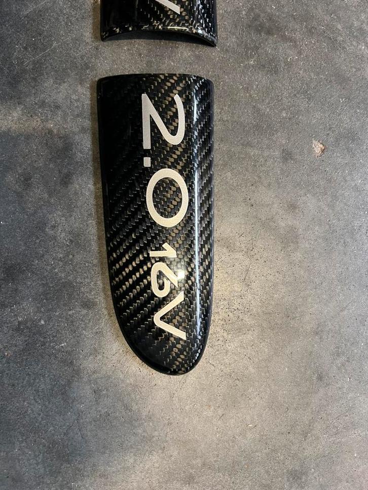 Renault clio 2rs 2.0 16v door bullet badge echt carbon, Auto diversen, Auto-accessoires, Nieuw, Ophalen of Verzenden