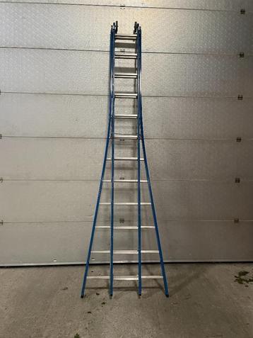 Opsteekladder 2x12 beschikbaar voor biedingen