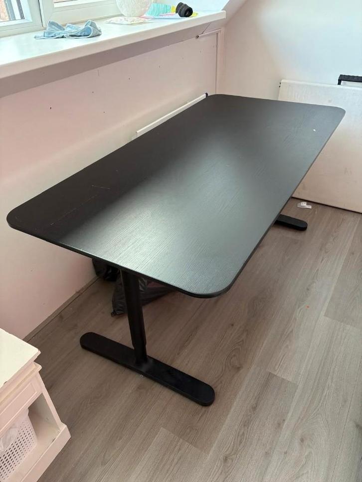 BEKANT bureau 160x80 zw gebeitst essenfineer/zwart, Huis en Inrichting, Bureaus, Gebruikt, Bureau, In hoogte verstelbaar, Ophalen