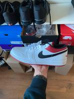 Jordan 1 low White Red, 49,5, Kleding | Heren, Schoenen, Nieuw, Jordan, Ophalen of Verzenden, Wit