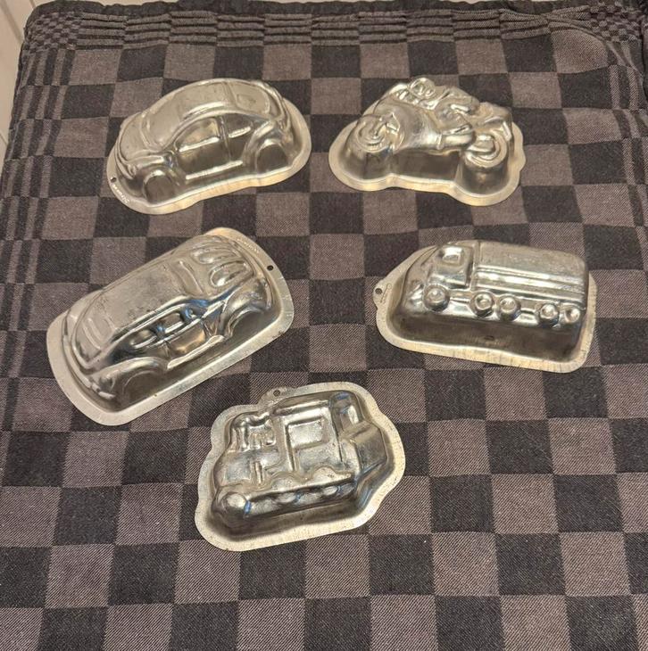 Städter bakvormen * Motor * locomotief * Kever * Vrachtw, Antiek en Kunst, Antiek | Keukenbenodigdheden, Ophalen