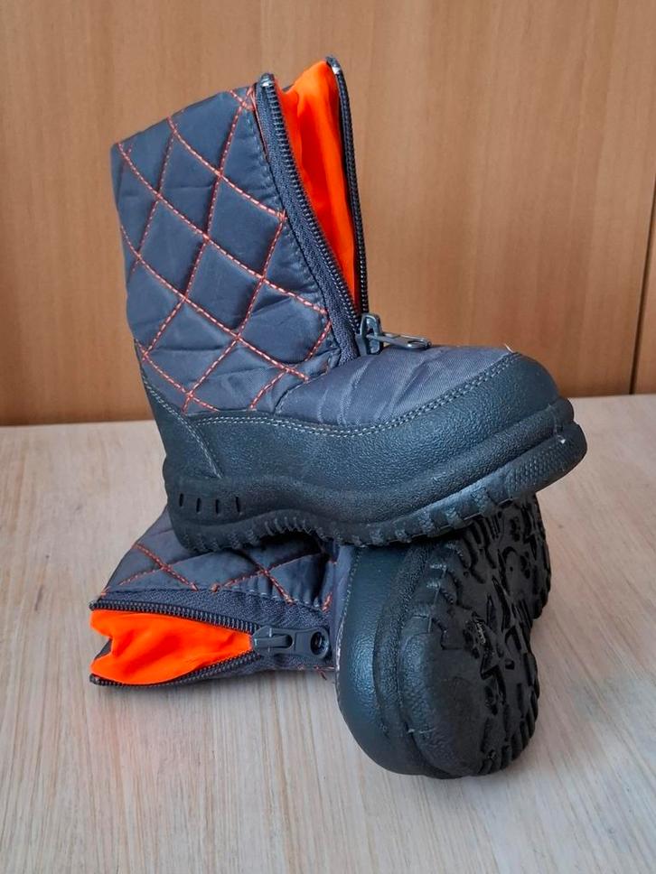 Kinder snowboots met rits maat 24, Kinderen en Baby's, Kinderkleding | Schoenen en Sokken, Zo goed als nieuw, Laarzen, Jongen of Meisje