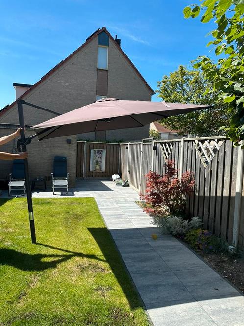 Zweefparasol 2.40 m. met grondanker, Tuin en Terras, Parasols, Gebruikt, Zweefparasol, 2 tot 3 meter, Kantelbaar, Ophalen