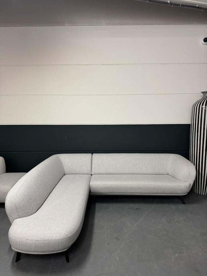 Showroommodel Leolux Flint hoekbank | Varese 5 Blanc, Huis en Inrichting, Banken | Bankstellen, Nieuw, Hoekbank, Vierpersoons of meer