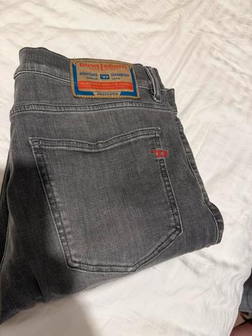 Diesel jeans beschikbaar voor biedingen