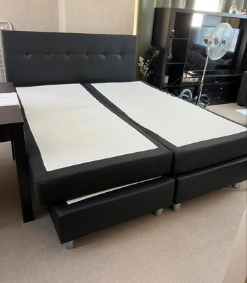 Zwart Leer boxspring160x200 (excl matras) beschikbaar voor biedingen