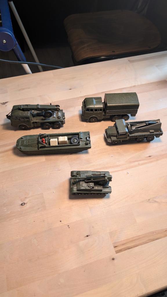 Dinky Toys Militaire Voertuigen Set, Hobby en Vrije tijd, Modelbouw | Auto's en Voertuigen, Gebruikt, Overige typen, 1:50 of kleiner
