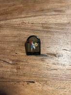 Efteling pin kabouter met gong, Ophalen of Verzenden, Zo goed als nieuw, Button of Speldje