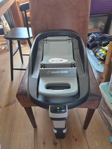 Maxi-Cosi FamilyFix Isofix Base beschikbaar voor biedingen
