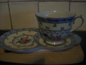 kop en schotel beschikbaar voor biedingen