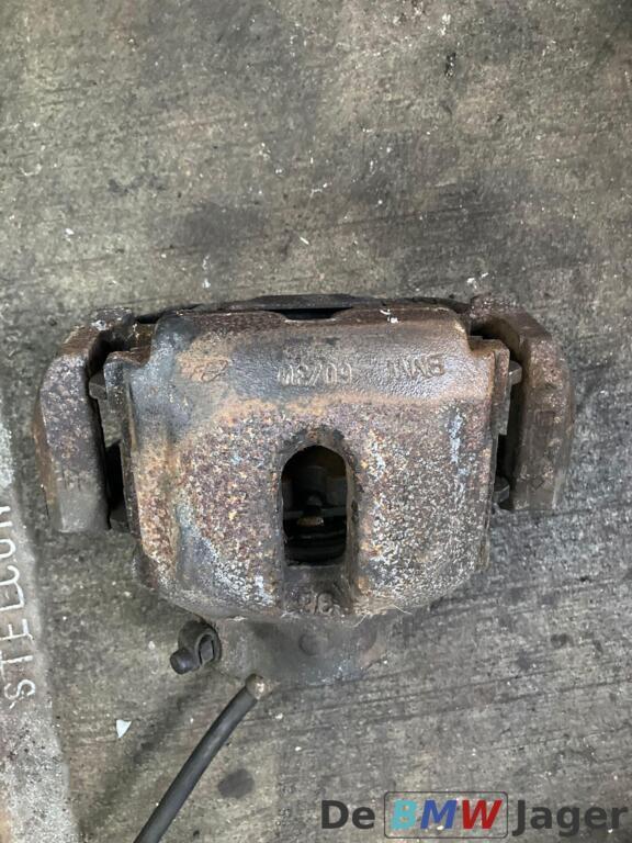 Remklauw rechtsvoor BMW E38 E39 E53 E83 34116773132, Auto-onderdelen, Remmen en Aandrijving, BMW, Gebruikt, Ophalen of Verzenden