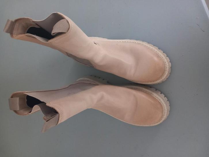 Mooie leren laarzen maat 37, Kleding | Dames, Schoenen, Zo goed als nieuw, Beige, Ophalen of Verzenden