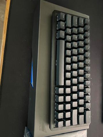 Mountain Everest 60 + Numpad - Linear 45 switches beschikbaar voor biedingen