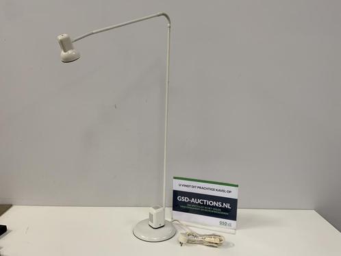 Vintage Wit Metalen Bureaulamp van Vrieland Design, Huis en Inrichting, Lampen | Losse lampen, Ophalen of Verzenden