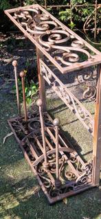 Sierlijk decoratief laarzenrek van gietijzer (brocante), Ophalen, Gebruikt