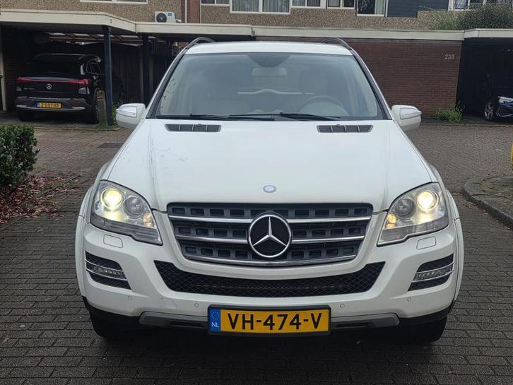 Mercedes ML m klasse grijs kenteken VEEL ONDERHOUD GEHAD, Auto's, Bestelauto's, Bedrijf, Origineel Nederlands, Ophalen