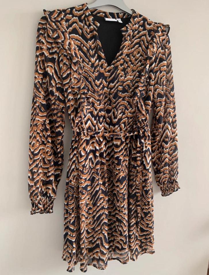 Vila Jurk met Print - Maat M, Kleding | Dames, Jurken, Zo goed als nieuw, Maat 38/40 (M), Bruin, Boven de knie, Ophalen of Verzenden