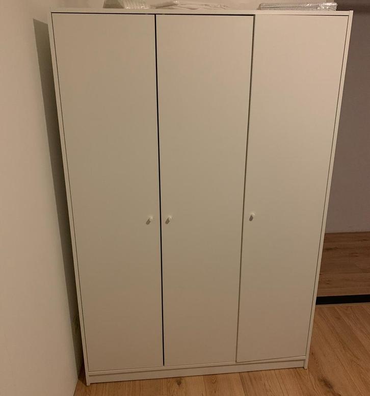Kledingkast IKEA Kleppstad 3-Deurs Te Koop, Huis en Inrichting, Kasten | Kledingkasten, Gebruikt, 150 tot 200 cm, 100 tot 150 cm