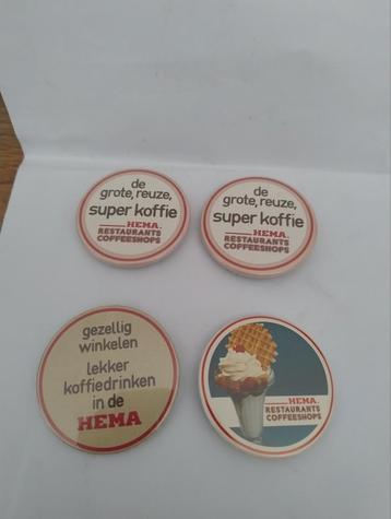 👉 4 stuks vintage HEMA buttons beschikbaar voor biedingen