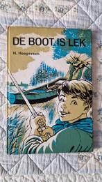 De Boot is Lek - H. Hoogeveen, Ophalen of Verzenden, Gelezen, Fictie algemeen