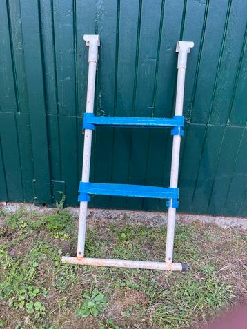 Zwembad of trampoline trap - gratis afhalen  beschikbaar voor biedingen