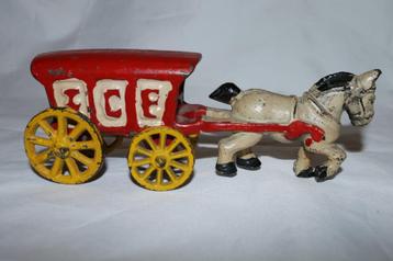 Vintage Cast Iron Toy Horse with Ice Wagon Cart Wheels Move beschikbaar voor biedingen