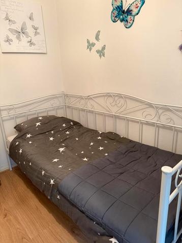 Eenpersoonsbed beschikbaar voor biedingen