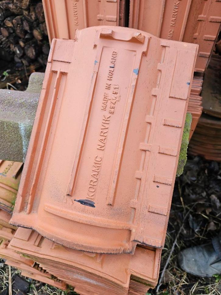 Oud Hollandse zwart rood verbeterde dakpannen vorsten, Doe-het-zelf en Verbouw, Dakpannen en Dakbedekking, Zo goed als nieuw, Dakpannen