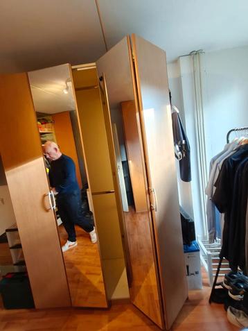 GRATIS Ruime Spiegelkast met Hang- en Legruimte