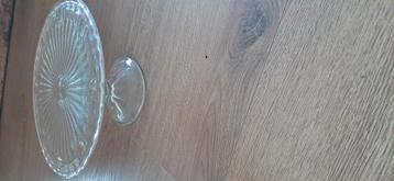 Serveer plateau. Glas. beschikbaar voor biedingen