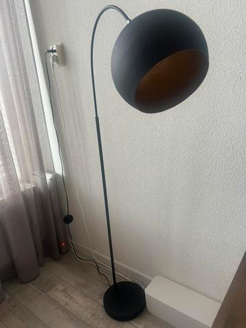 Staande lamp zwart
