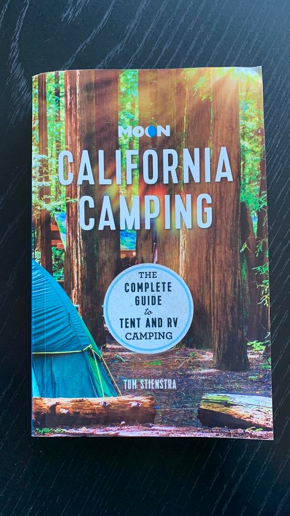 Tom Stienstra - Moon California Camping, Boeken, Reisgidsen, Zo goed als nieuw, Reisgids of -boek, Noord-Amerika, Overige merken