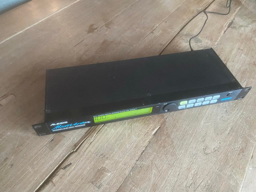 Alesis MidiVerb4 effectprocessor in topstaat, Muziek en Instrumenten, Effecten, Zo goed als nieuw, Multi-effect, Ophalen of Verzenden