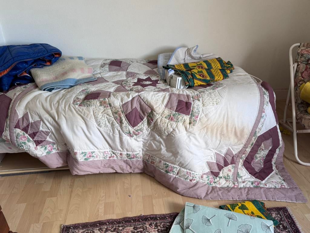 Een persoonsbed, Ophalen, 85 tot 100 cm, Zo goed als nieuw, Matras
