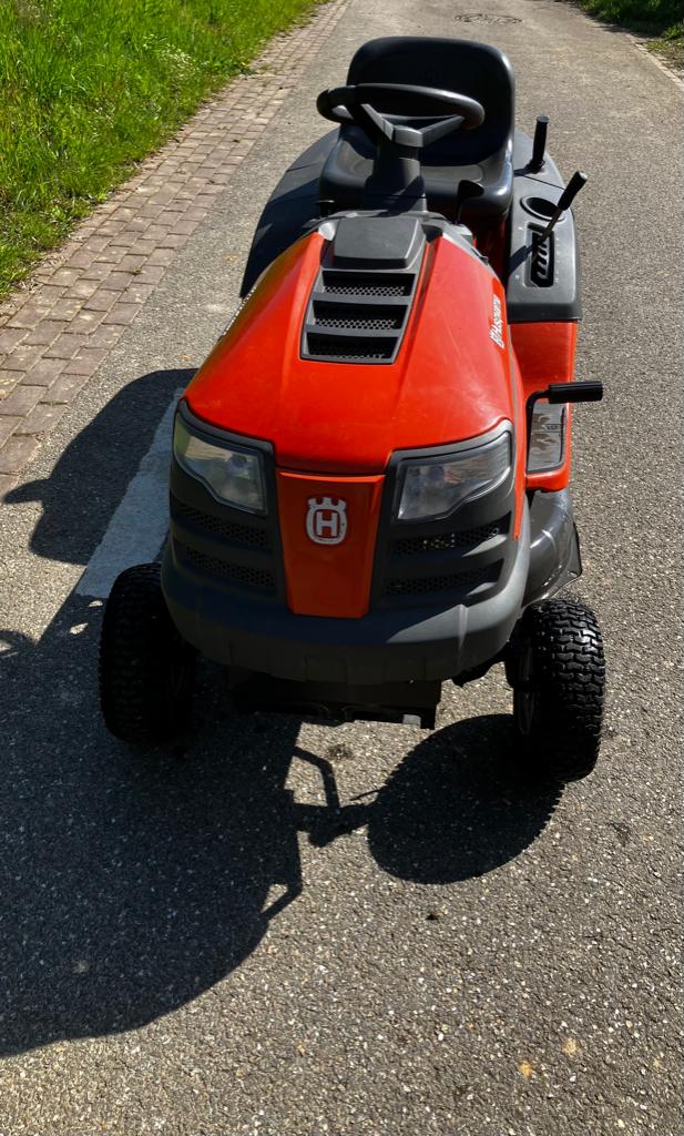 MA3 Husqvarna zitmaaier met vangbak en kantel beugel €1450., Tuin en Terras, Zitmaaiers, Ophalen, Gebruikt, Opvangbak, 90 tot 120 cm