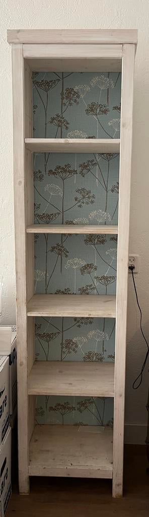 Boekenkast krijtwit met behang op achterwand, Ophalen, Met plank(en), Gebruikt, 200 cm of meer