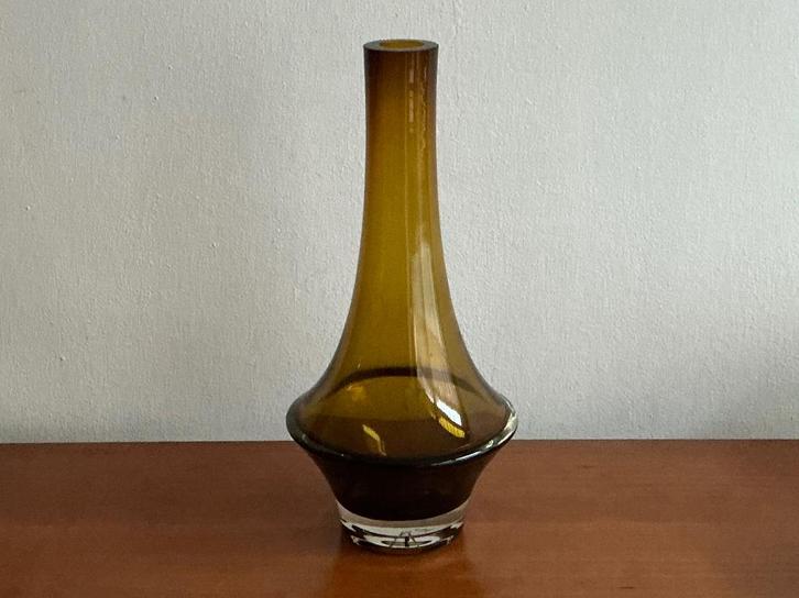 Riihimäen Lasi, Finland: vaas 1379 Erkkitapio Siiroinen 1965, Antiek en Kunst, Antiek | Glas en Kristal, Ophalen of Verzenden